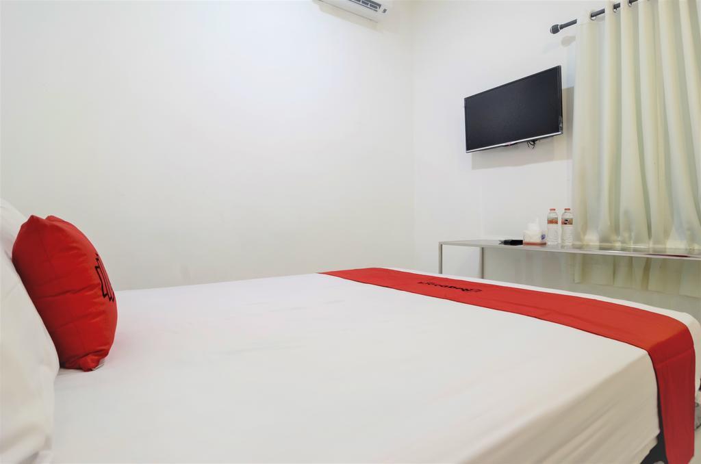 Hotel Reddoorz Near Poncol Station Semarang Exterior foto