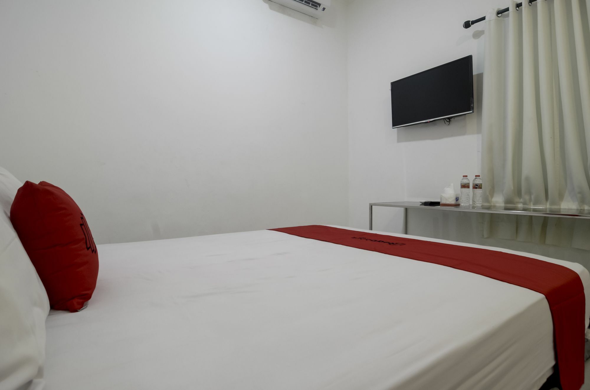 Hotel Reddoorz Near Poncol Station Semarang Exterior foto